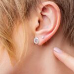 Brinco de prata 925 redondo zircônias coloridas 9 mm - Imagem 2