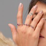 Anel de prata 925 três zircônias rubi - Imagem 2