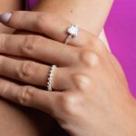 Anel de prata 925 pedra retangular cristal aro cravejado - Imagem 3