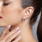 Brinco de prata estribo duplo cravejado