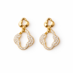 Brinco pingente trevo cravejado banhado a ouro 18k