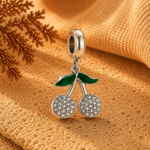 Berloque pingente cereja cravejada aço inox - Imagem 2