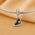 Berloque pingente tênis preto aço inox - Imagem 2