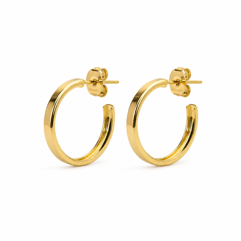 Brinco meia argola lisa tradicional banhado a ouro 18k